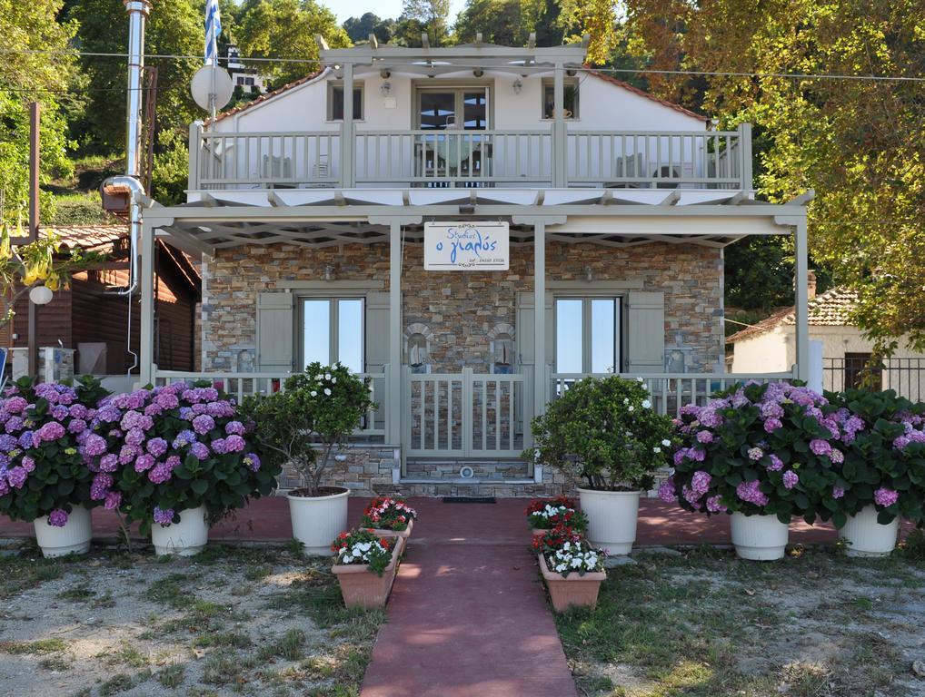 Studios Yalos Chorefton Esterno foto