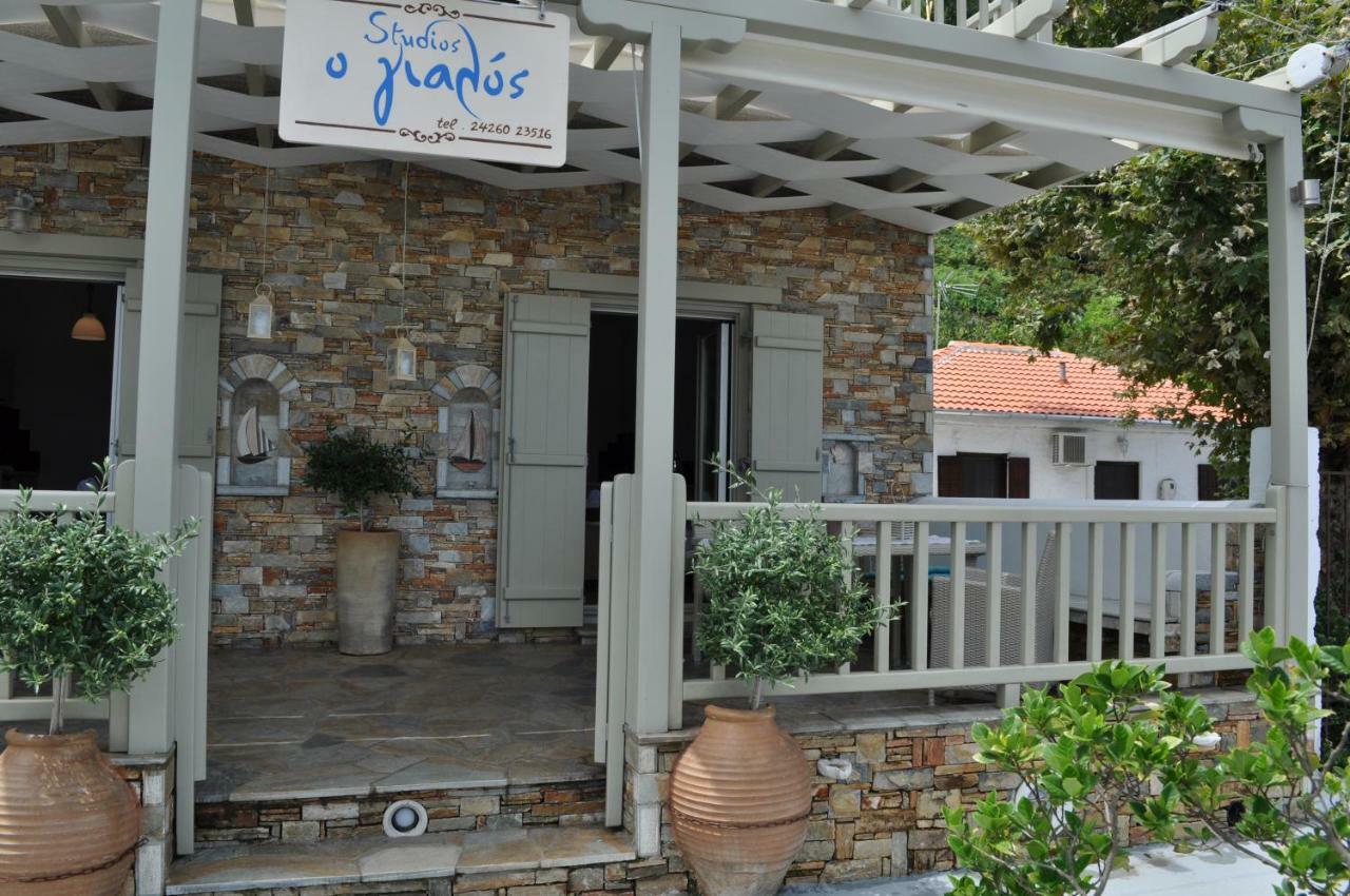 Studios Yalos Chorefton Esterno foto